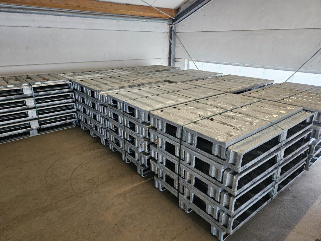Stahlpaletten EUM-MSBk-fvz, gebraucht – Stapel