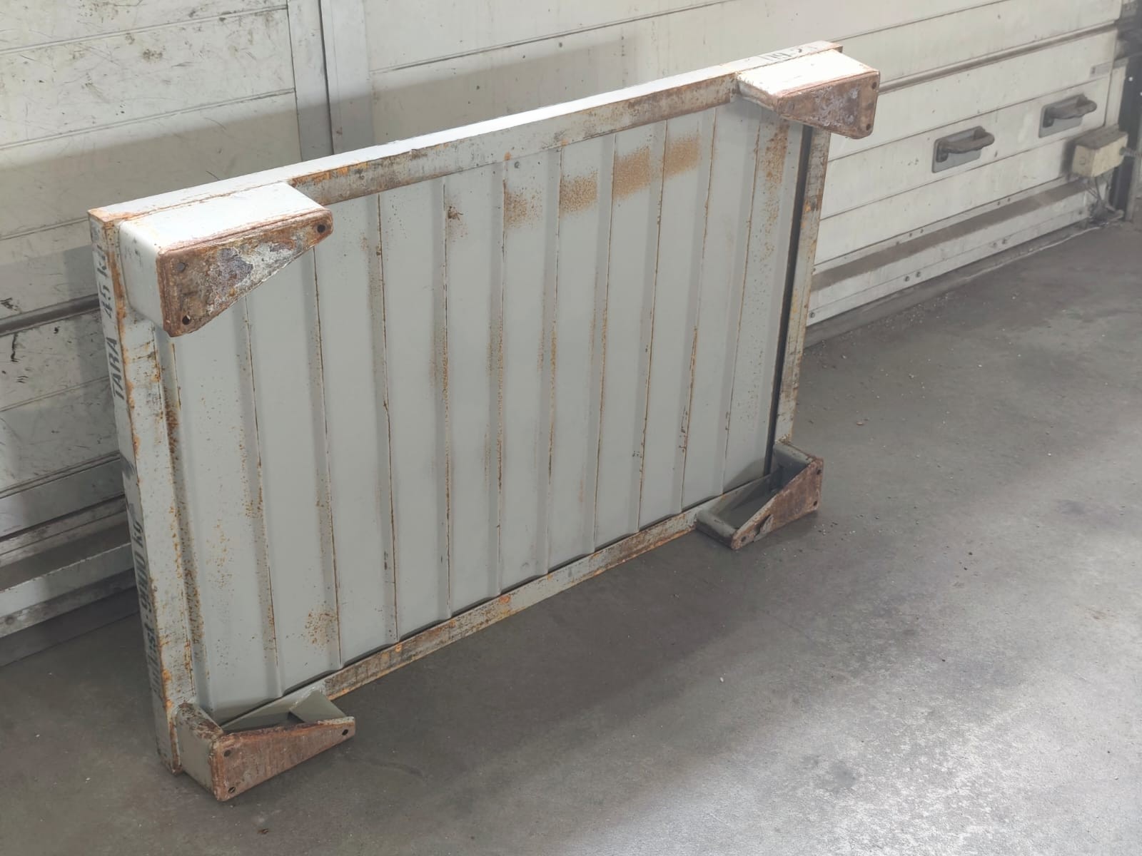Stahlpalette schwerlast, 1200x800 mm, 2000 kg, gebraucht - grau, Unterseite